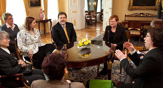 Presidentti Halonen keskusteli kansalaisjärjestöjen kanssa kehitysyhteistyöstä